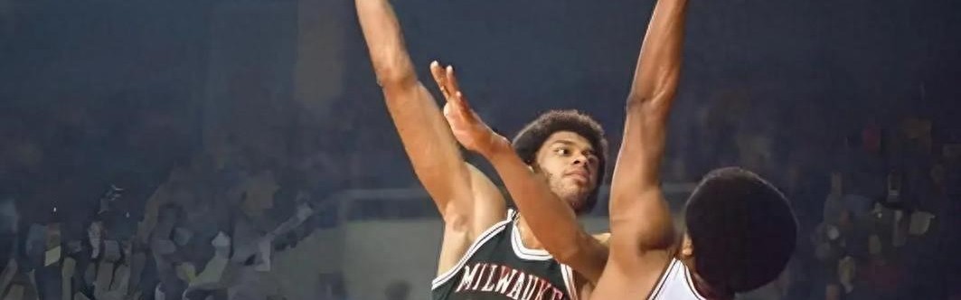 蜘蛛直播官方入口-单赛季包揽MVP+FMVP+得分王有多难？NBA仅4人做到，詹姆斯无缘